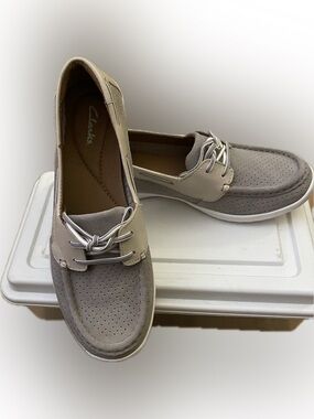 Clarks Women's Taupe Gray Suede Perforated Boat Loafers (NWOT)